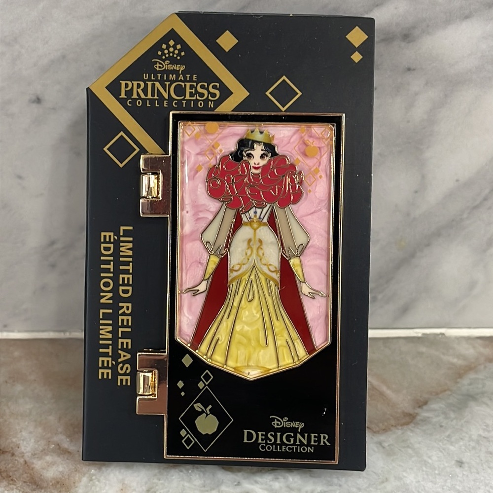Bnip Disney Ultimate Princess Collection Designer Hinged 3" Pin - Snow White Le